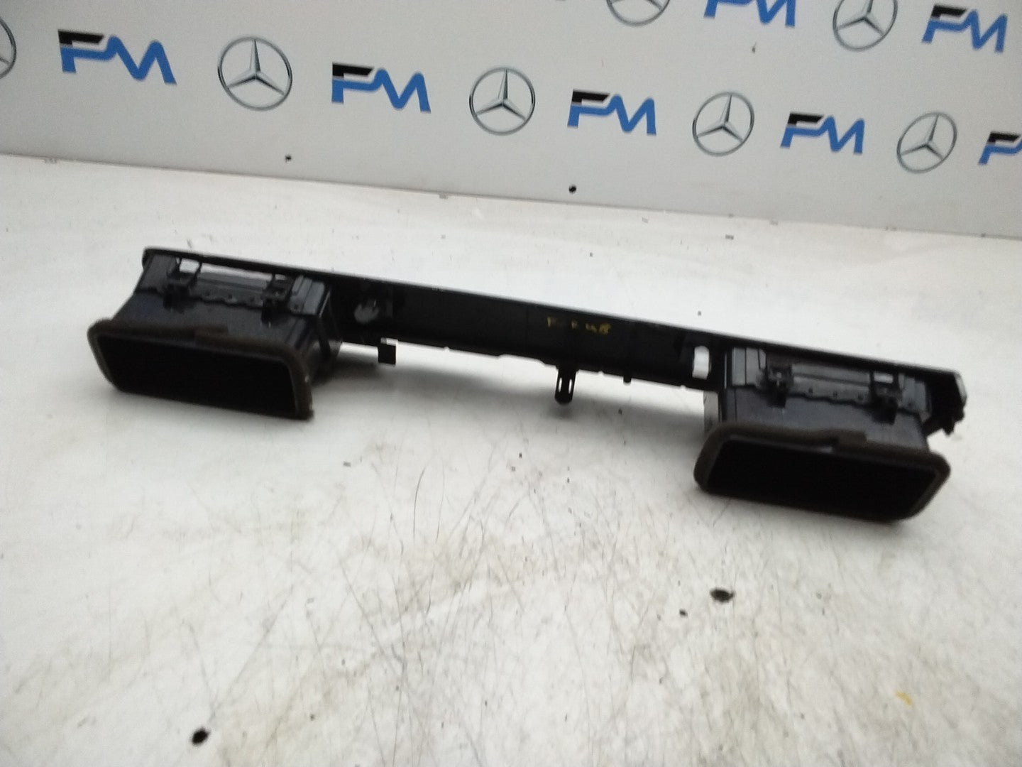 MITSUBISHI OUTLANDER PASSENGER SIDE DASH AIR VENT 8055A056YA FMR48