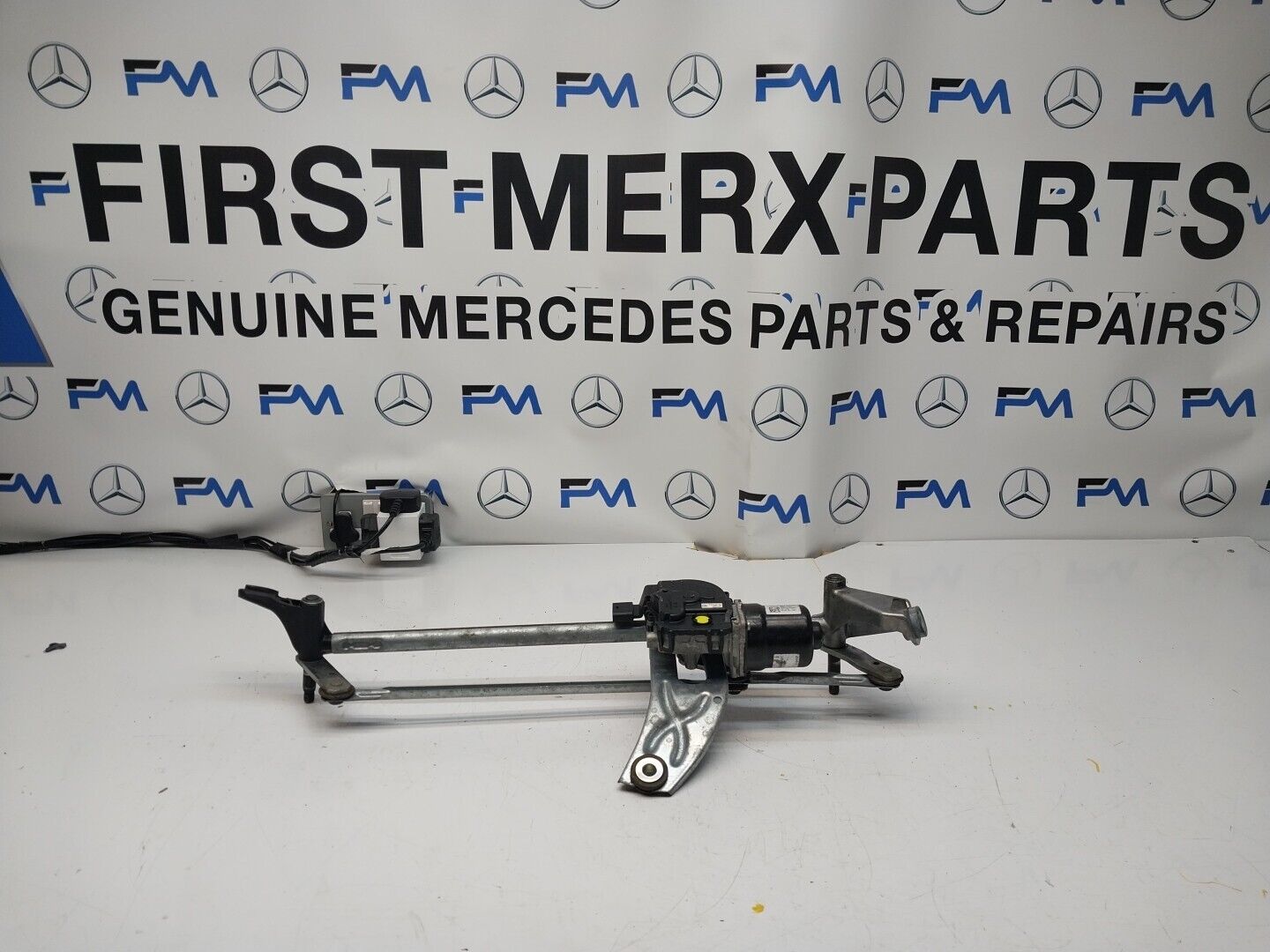 MERCEDES-BENZ A CLASS W177  FRONT WIPER MOTOR WITH LINKAGE A1779064801 FM00239