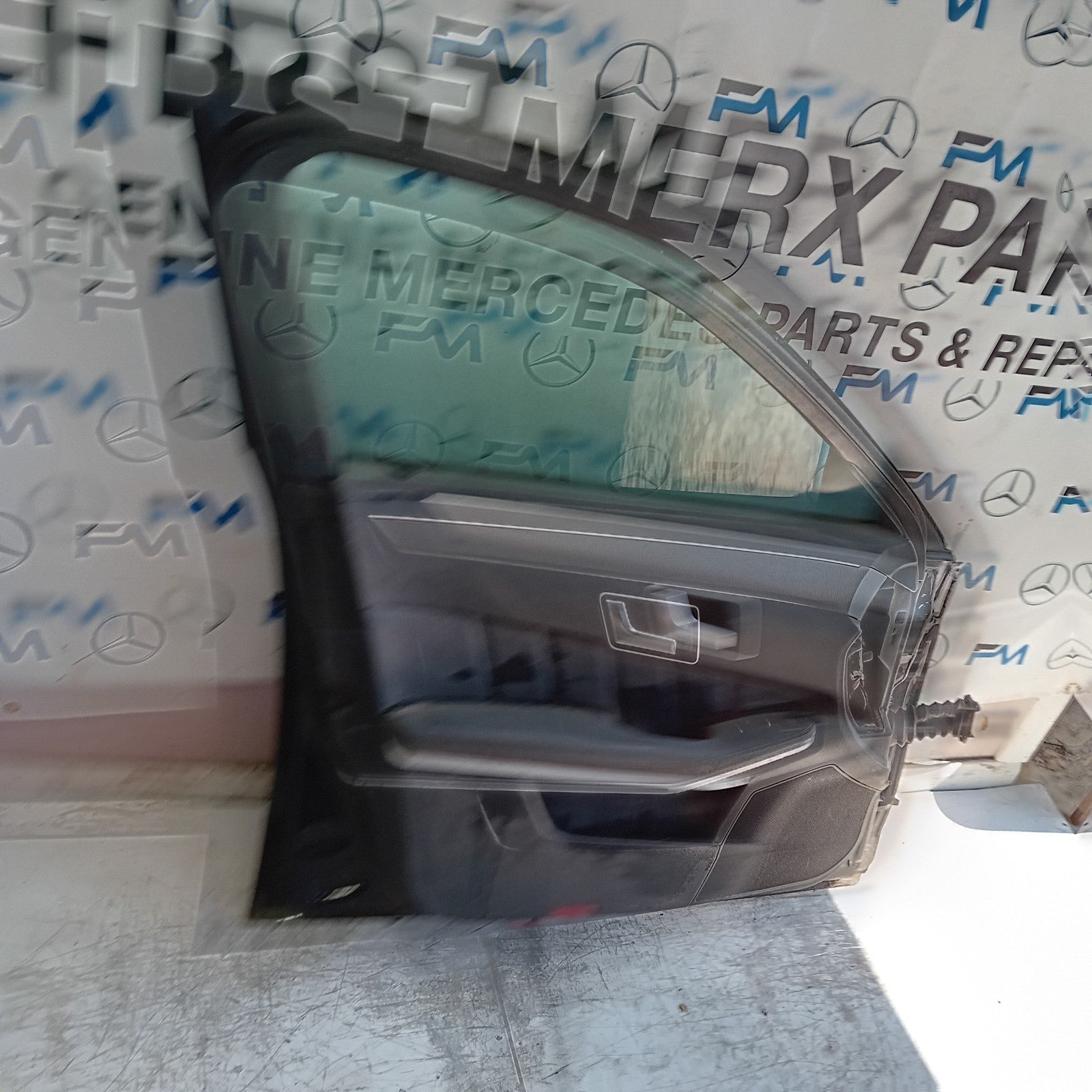 MERCEDES E-CLASS W212 PASSENGER FRONT DOOR NSF 2015 COMPLETE BLUE FMD519