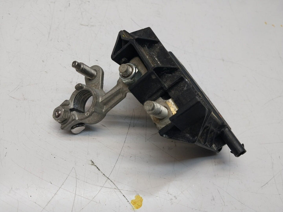 Mercedes W213 W205 W218 W238 W253 Negative Battery Tray Clamp A0009061505FM00254