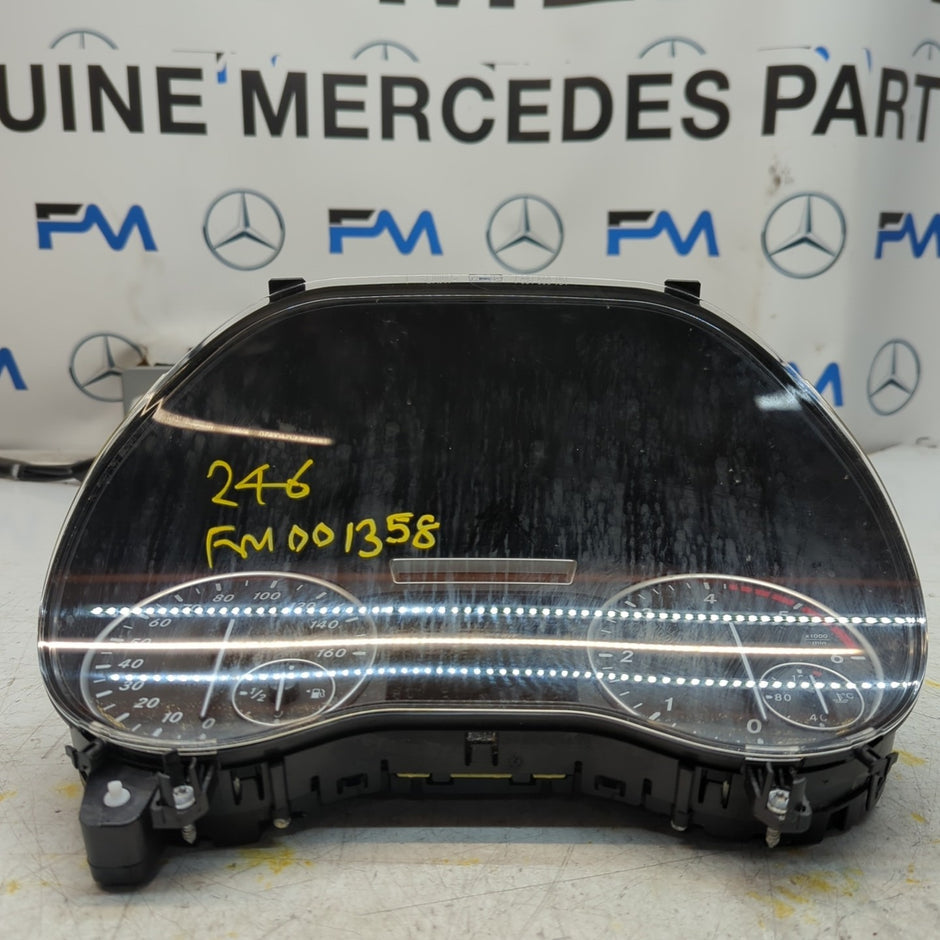 MERCEDES B-CLASS W246 SPEEDOMETER INSTRUMENT CLUSTER BLACK A2469002107 FM001358