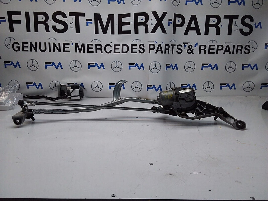 MERCEDES E-CLASS 2017 W213 A2138207402 FRONT WIPER MOTOR  FM00182