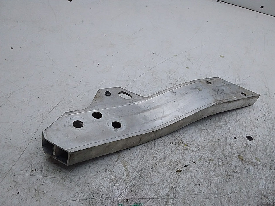 MERCEDES E-CLS W213 RADIATOR SUPPORT BRACKET RIGHT FMR250