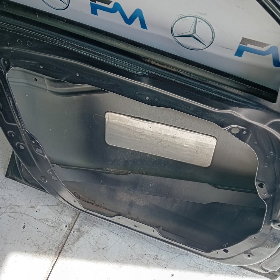 MERCEDES BENZ C-CLASS W205 PASSENGER SIDE FRONT DOOR N/S/F BLACK FMD117