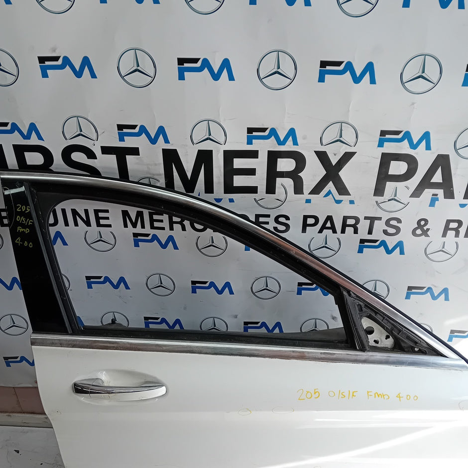 MEECEDS C-CLASS W205 DRIVER FRONT DOOR OSF WHITE 2014 ON COMPLETE FMD400