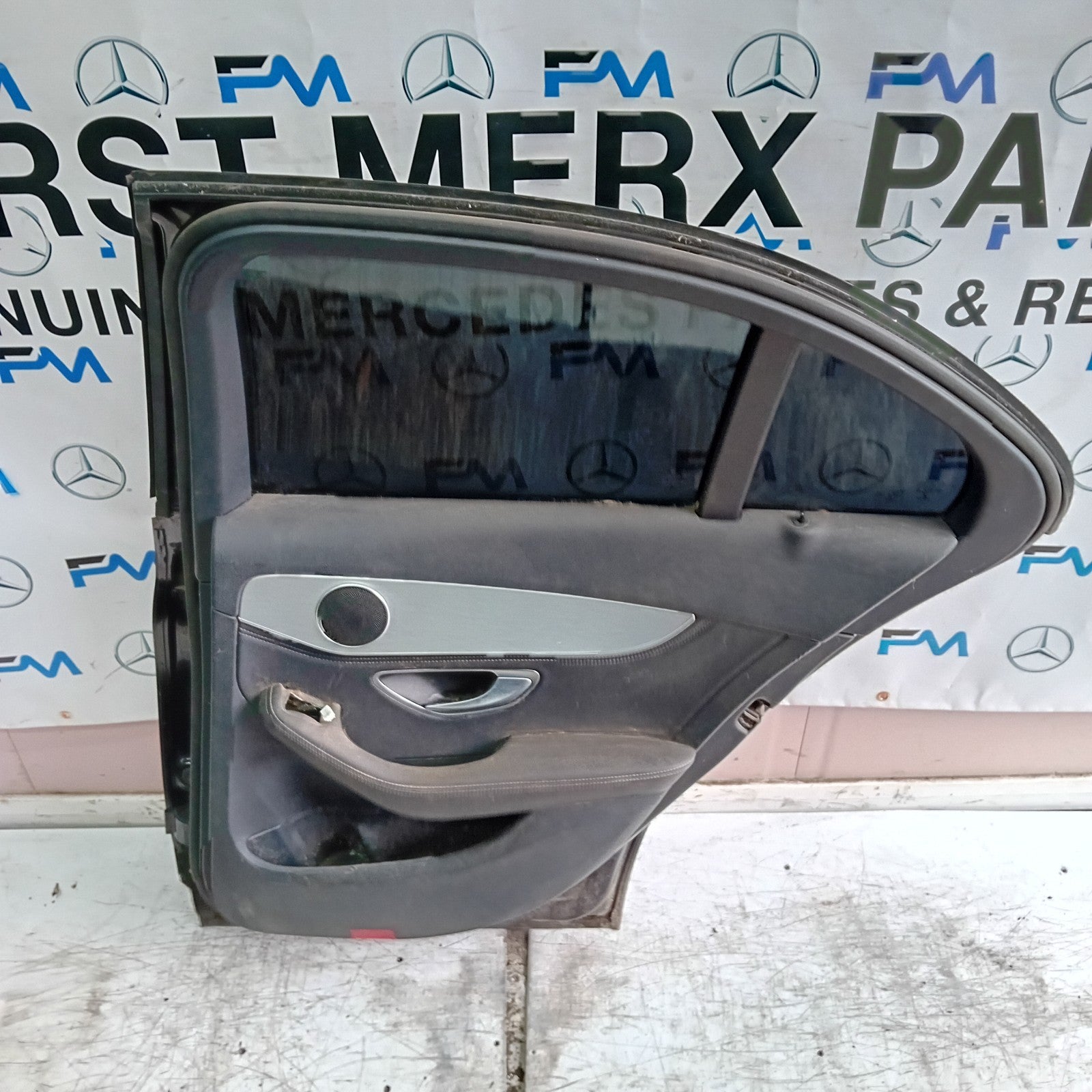 MERCEDES C-CLASS W205 SLN PASSENGER REAR DOOR NSR BLACK 2014 ON COMPLETE FMD376
