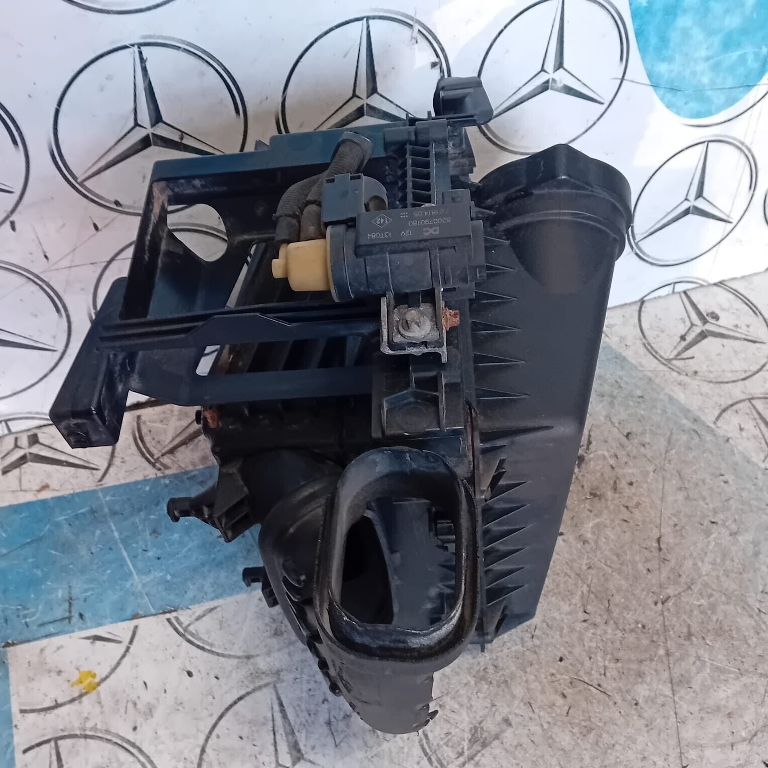 MERCEDES BENZ A-CLASS W176 1.5 DIESEL AIR FILTER BOX HOUSING  A6070900101