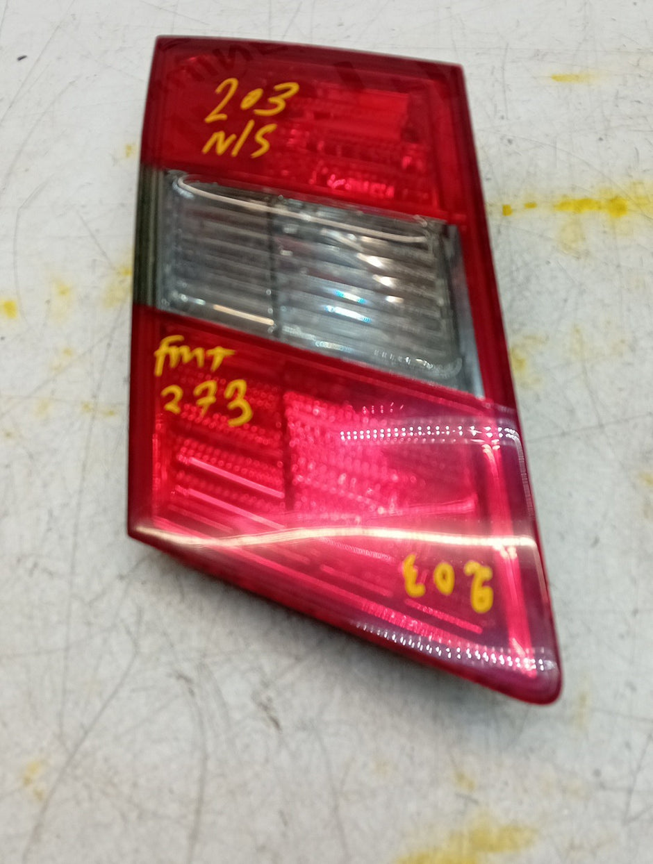 MERCEDES C-CLASS W203 ESTATE PASSENGER LEFT REAR TAIL LIGHT A2038205364 FMT273