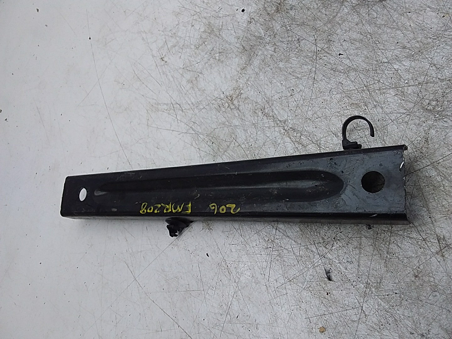 MERCEDES BENZ  C-CLASS W206 FRONT LEFT CROSSBAR A2066280300 FMR208