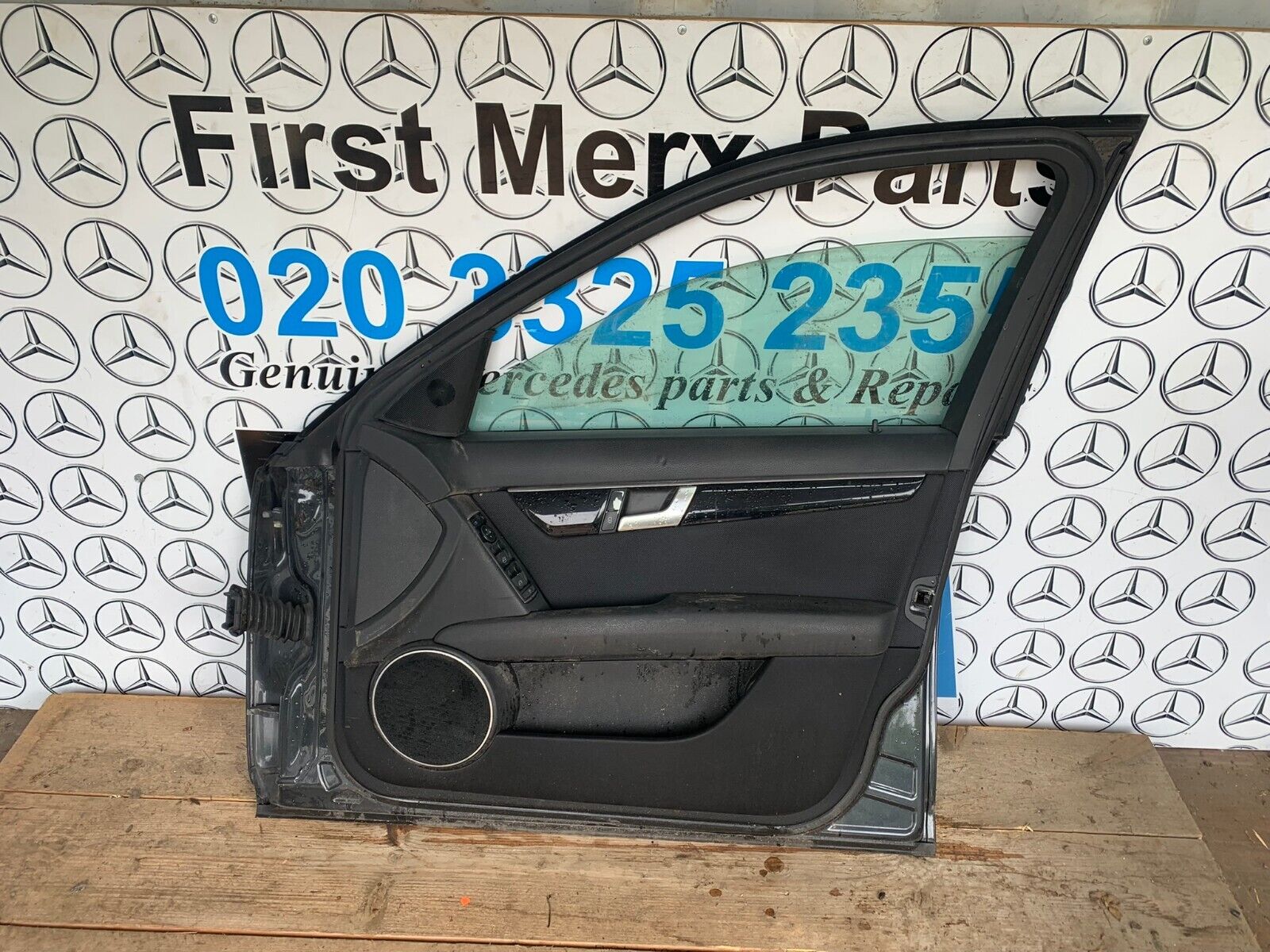 MERCEDES BENZ C CLASS W204 OFF SIDE FRONT DOOR 2008-2014 COMPLETE 