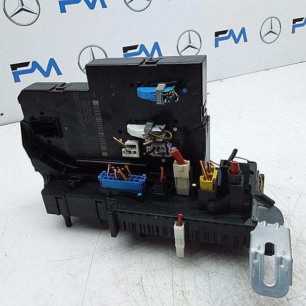 MERCEDES BENZ  E-CLASS W212  FUSE BOX RELAY BOX A2129003822 FMR480