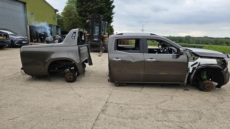 MERCEDES BENZ X-CLASS W470 BREAKING / FRONT & REAR BUMPER AND WINGS