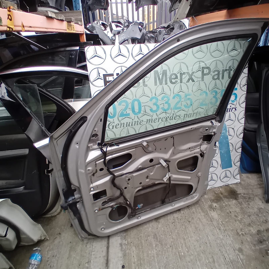 MERCEDES BENZ ML  W163  DRIVER SIDE FRONT DOOR ( OFF SIDE FRONT )