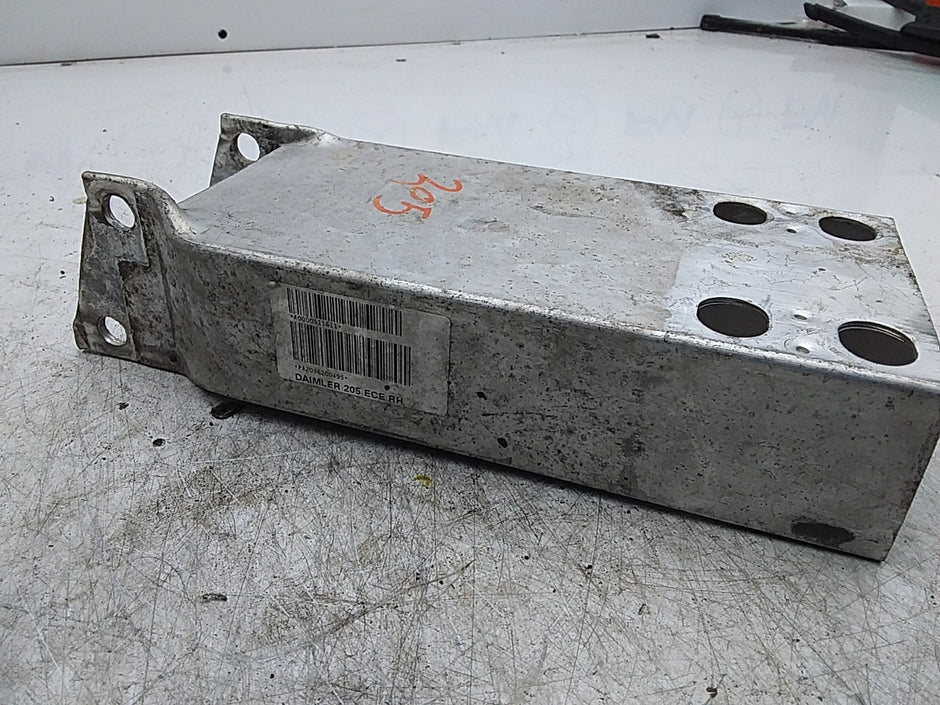 MERCEDES C-CLASS W205 BUMPER REINFORCEMENT BRACKET RIGHT SIDE A2056200495 FMR271