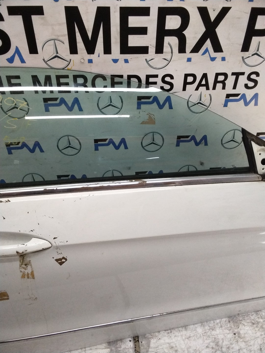 MERCEDES E-CLASS W207  DRIVER FRONT DOOR OSF WHITE 2009-16 COMPLETE FMD569