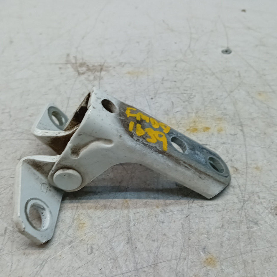 MITSUBISHI OUTLANDER MK3  FRONT DOOR HINGE PANEL A523 A046834 FM001639