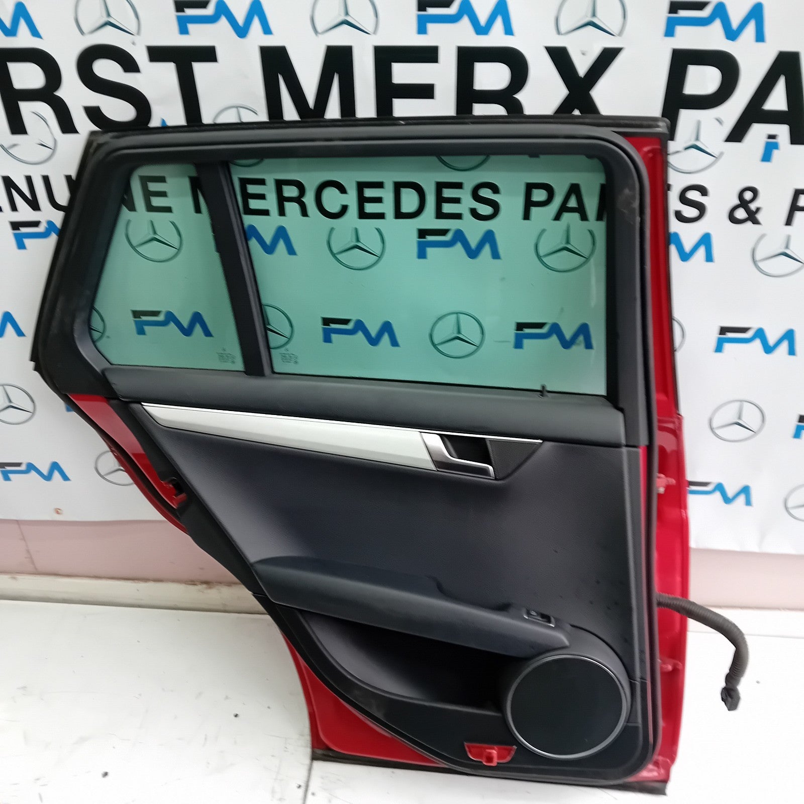 MERCEDES ESTATE C-CLASS W204 PASSENGER REAR DOOR (N/S/R) RED 2008-2014 FMD28
