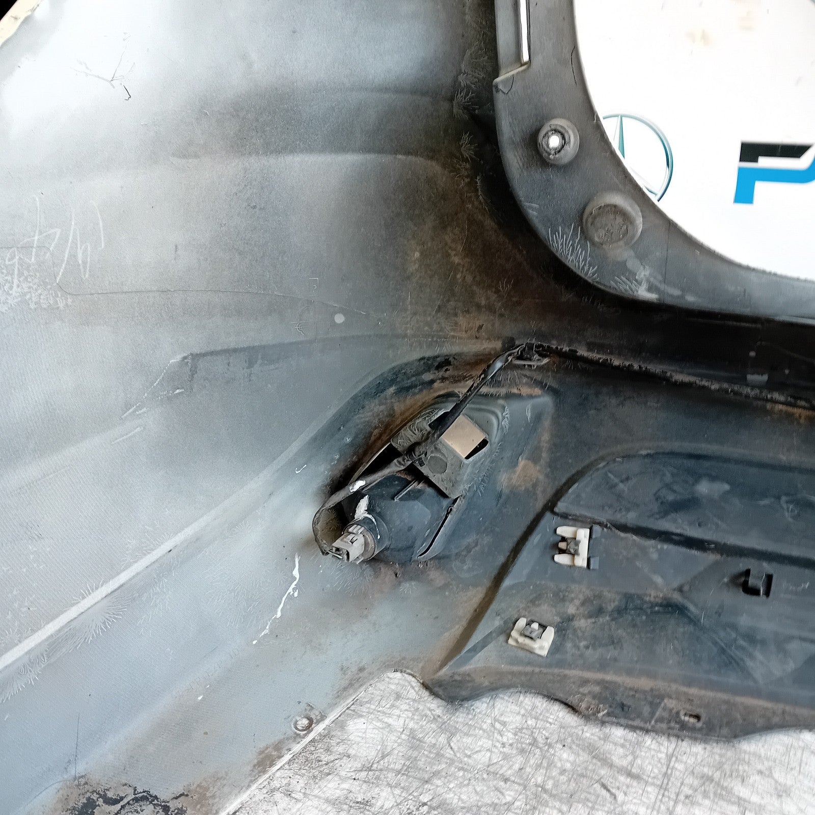 MITSUBISHI OUTLANDER MK3 REAR BUMPER WHITE 2013 COMPLETE FMX107