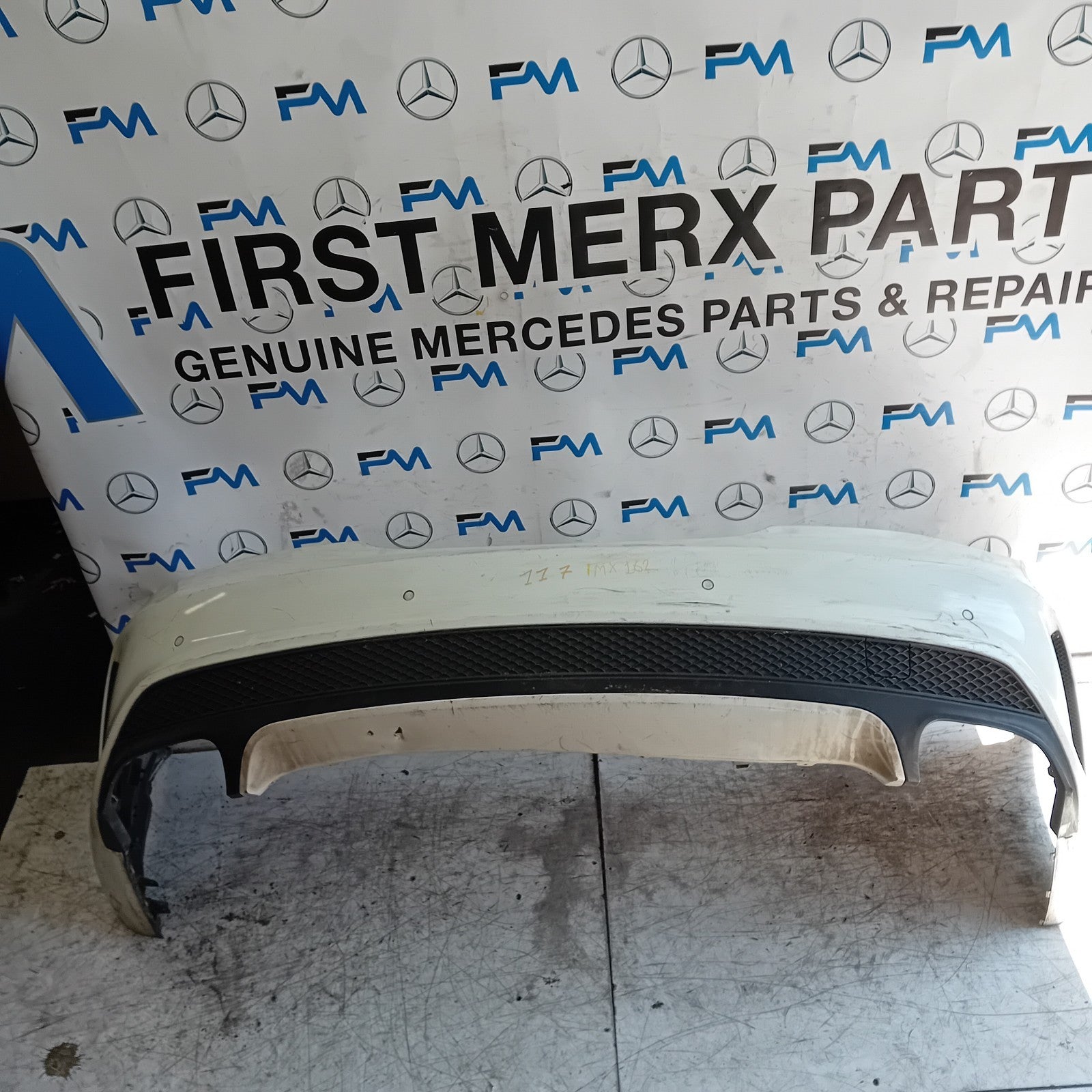 MERCEDES BENZ CLA W117  REAR BUMPER A1178850965 2016 WHITE COMPLETE FMX162