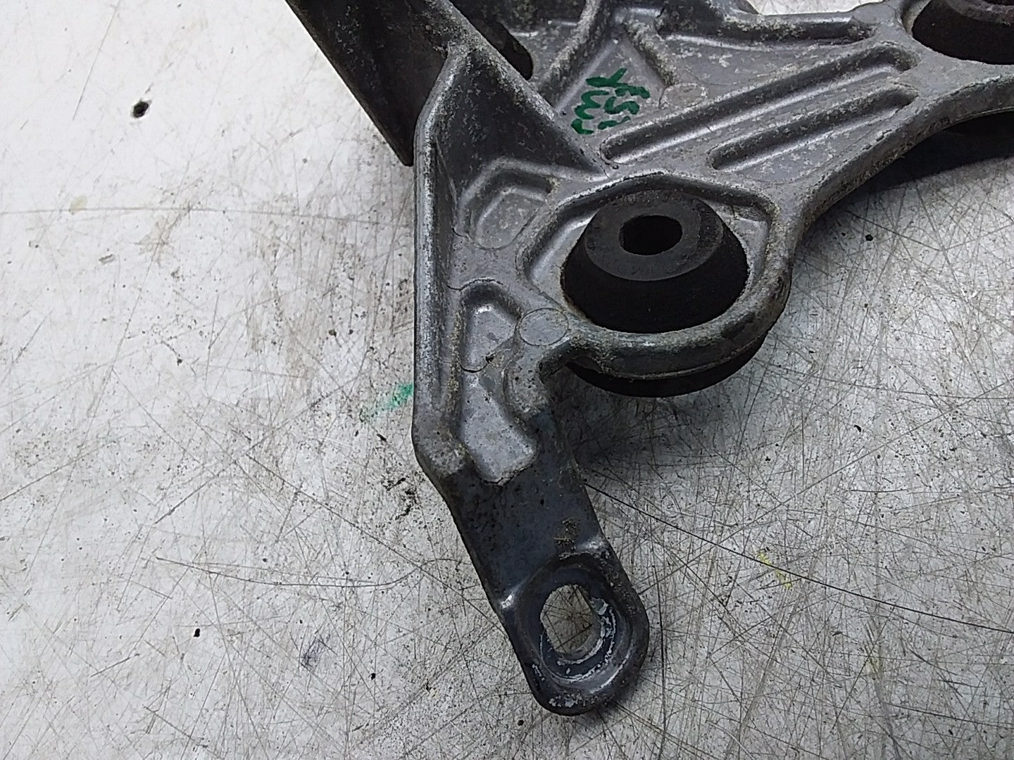 MERCEDES E-CLS W207 ABS PUMP BRACKET A2044300110 FMR253