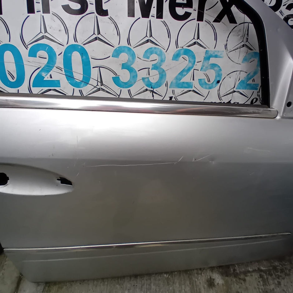 MERCEDES BENZ ML  W164  DRIVER SIDE FRONT DOOR ( OFF SIDE FRONT )