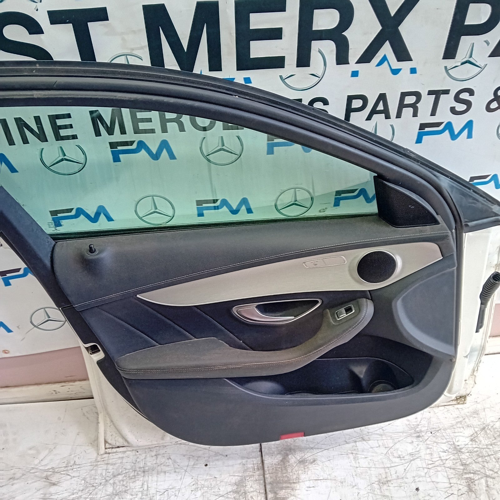 MERDEDES A-CLASS W177 DRIVER SIDE FRONT DOOR OSF WHITE 2018 ON COMPLETE FMD182