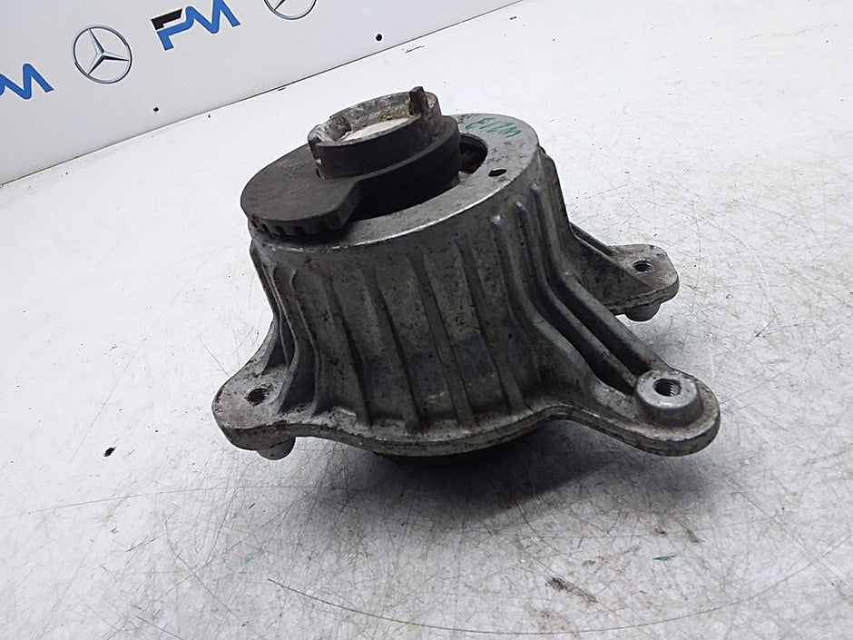 MERCEDES BENZ  E-CLASS W213  ENGINE MOUNT RIGHT OS A2132400600 FMR332