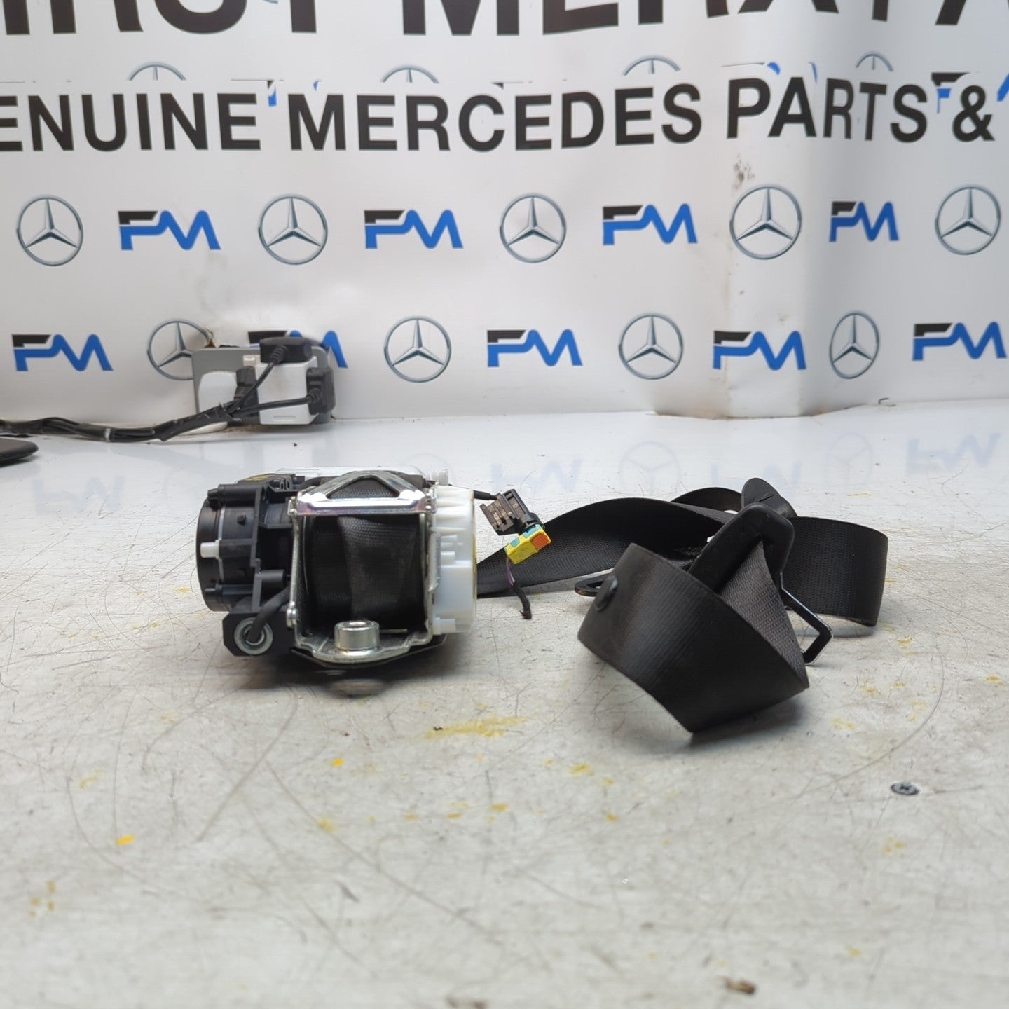 MERCEDES E-CLASS W213 FRONT PASSENGER SIDE SEAT BELT BLACK A2138605500 FM001373
