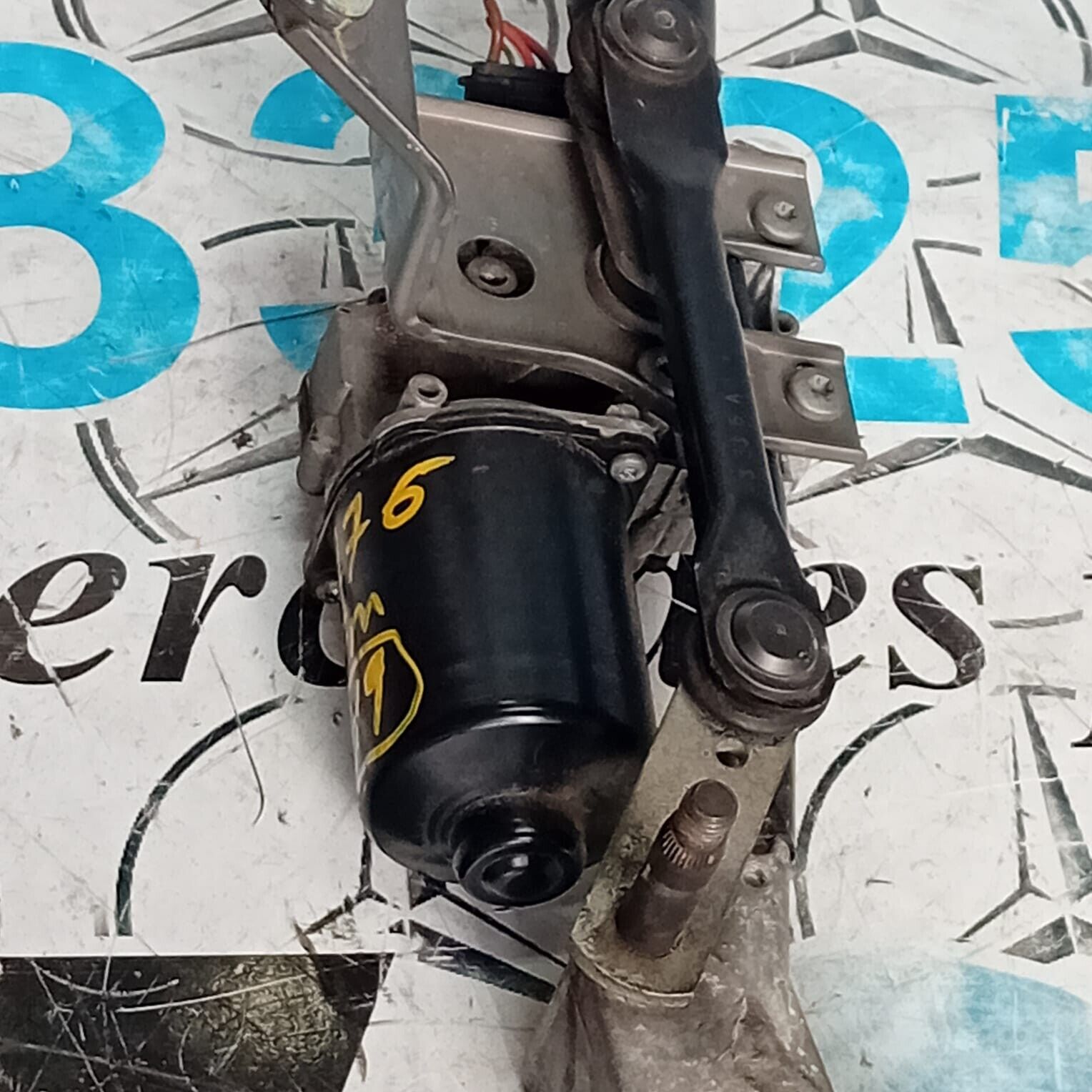 MERCEDES BENZ A-CLASS W176 WINDSCREEN WIPER MOTOR & LINKAGE A1769061900