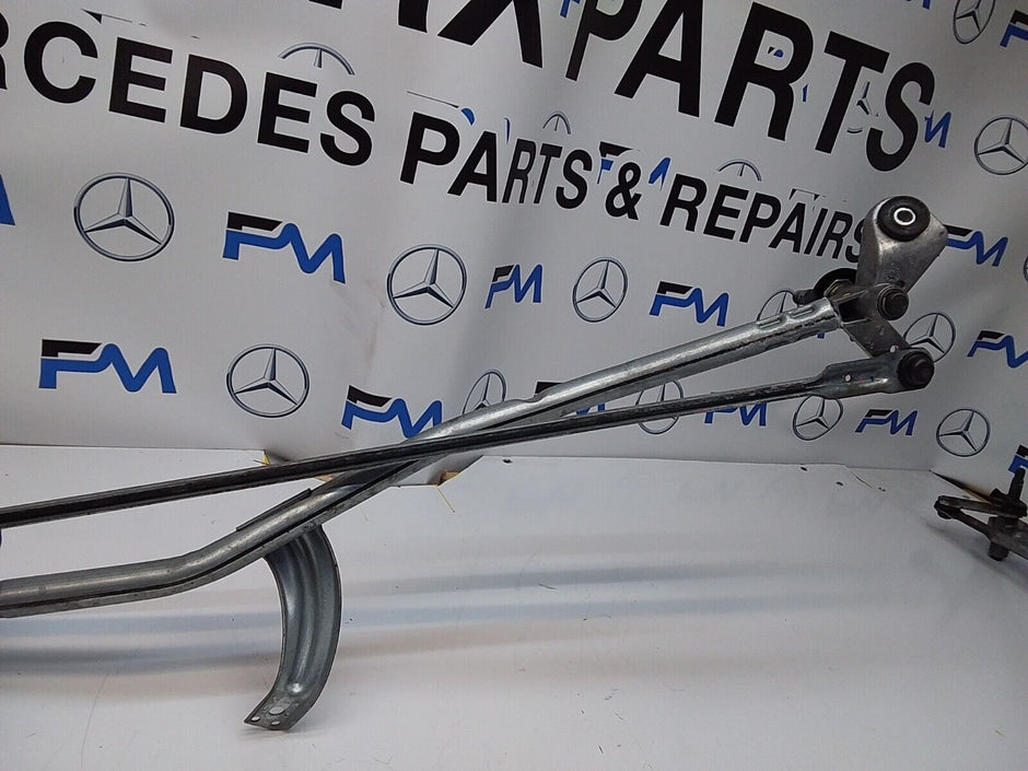 MERCEDES E-CLASS C238 2014-2018 FRONT WIPER MOTOR AND LINKAGE A2388207200FM00196