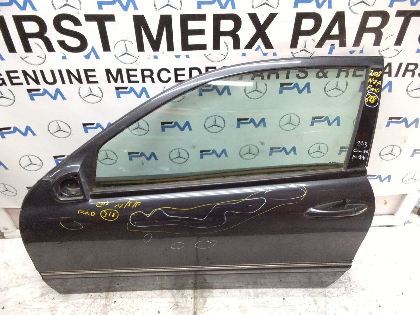 MERCEDES C-CLASS W203 PASSENGER FRONT NSF BLACK 2001-2004 COMPLETE FMD318