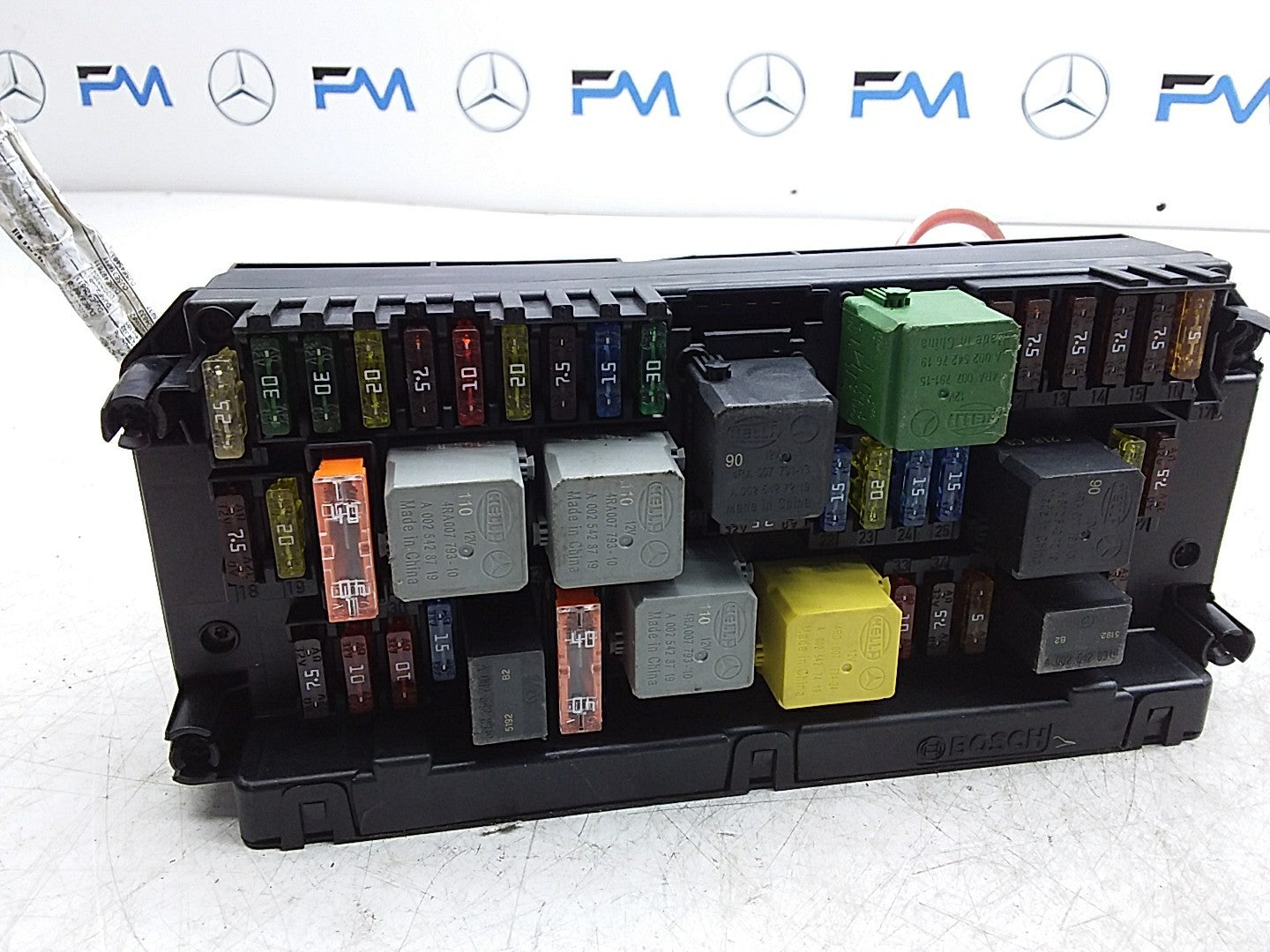 MERCEDES BENZ  E-CLASS W212  FUSE BOX A2129002627 FMR478