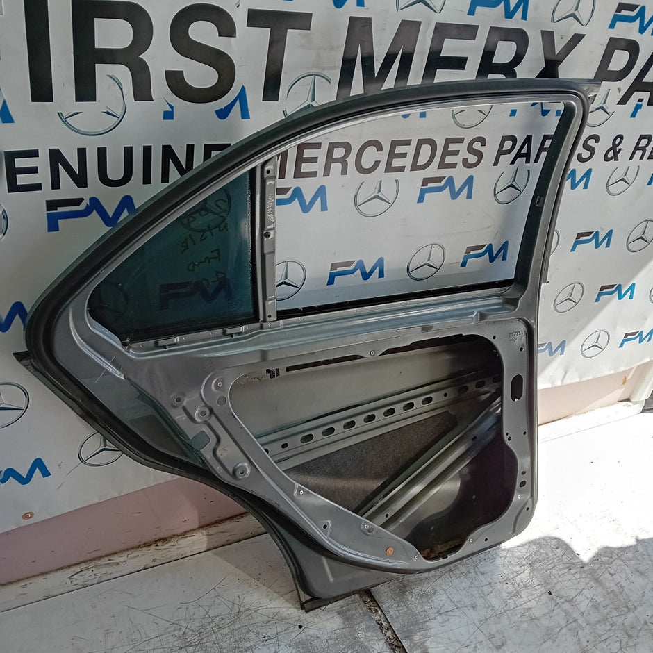 MEECEDS C-CLASS W204 PASSENGER REAR DOOR NSR GREY 2008-2014  FMD401