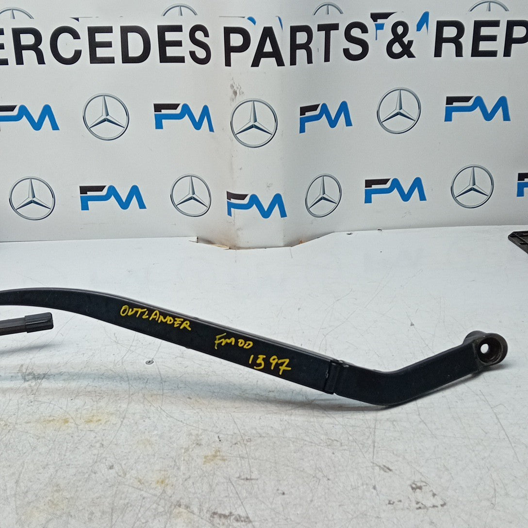 MITSUBISHI OUTLANDER MK3 FRONT   WIPER WINDSCREEN ARM 8252 FM001597