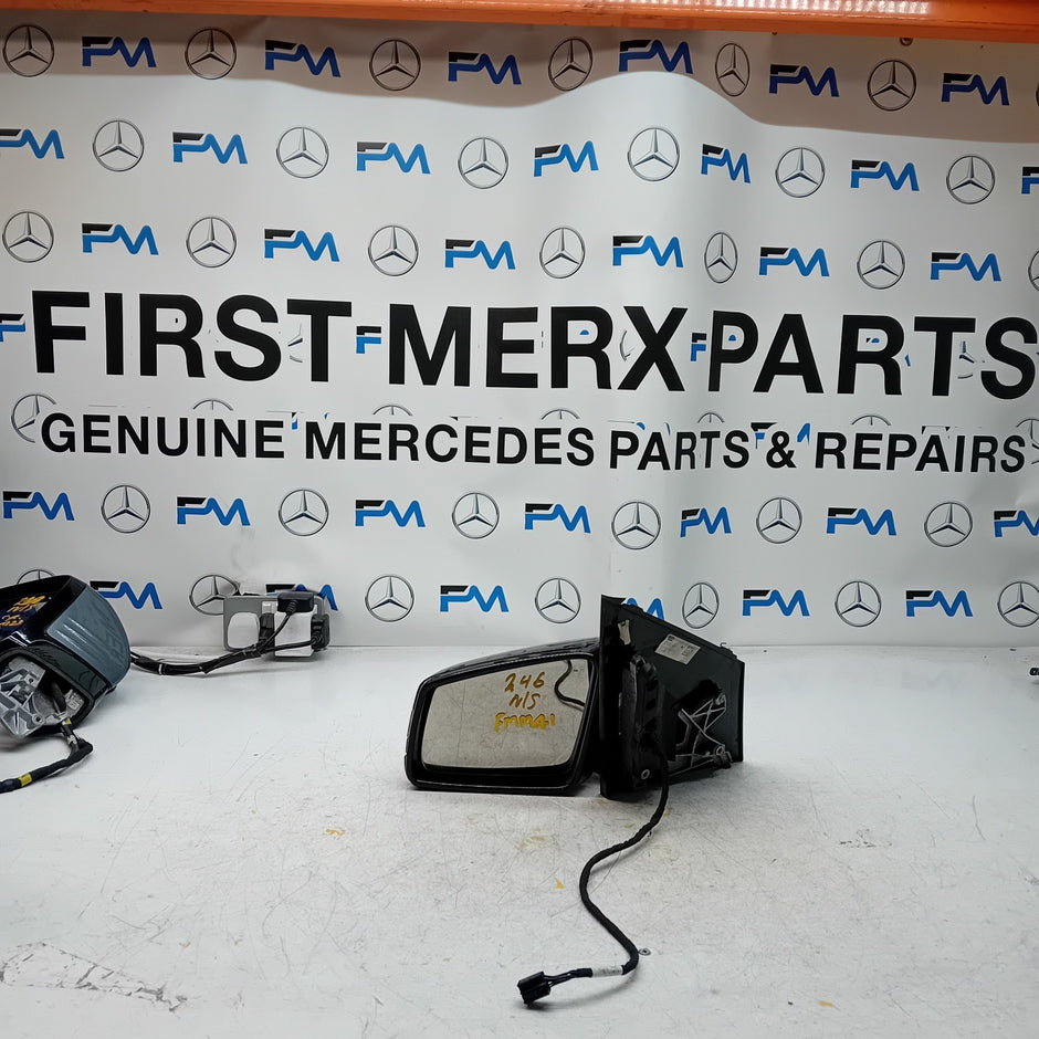 MERCEDES BENZ  B-CLASS  W246 PASSENGER SIDE WING MIRROR BLACK FMM41