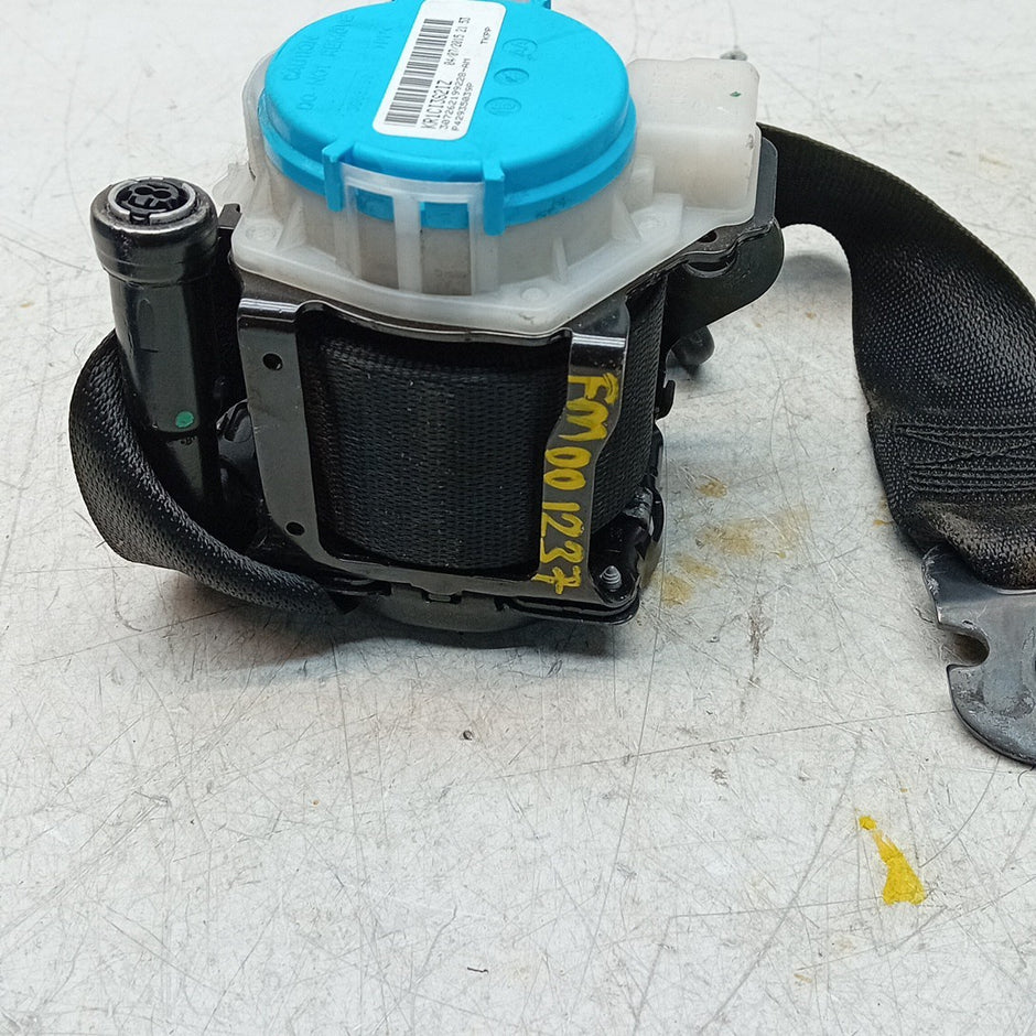 Mercedes Benz B-CLASS W246 SEAT BELT REAR DRIVER A2468600100 BLACK FM001237