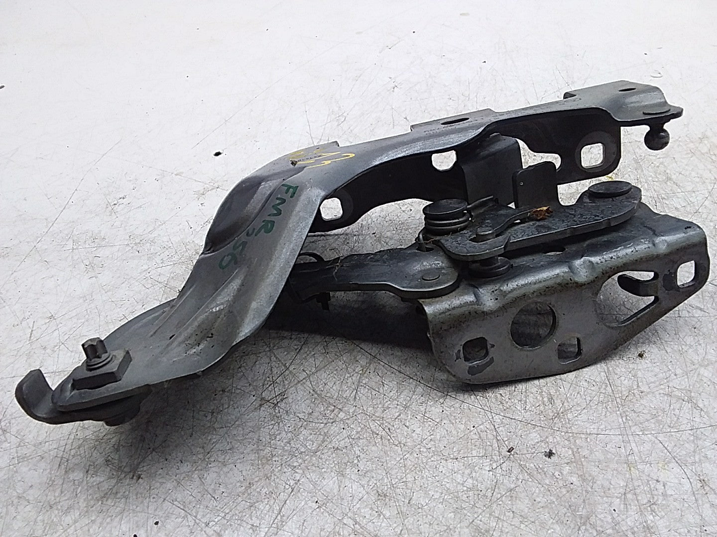 MERCEDES E-CLS W213 FRONT LEFT PASSENGER SIDE NS BONNET HINGE A2138800128 FMR256