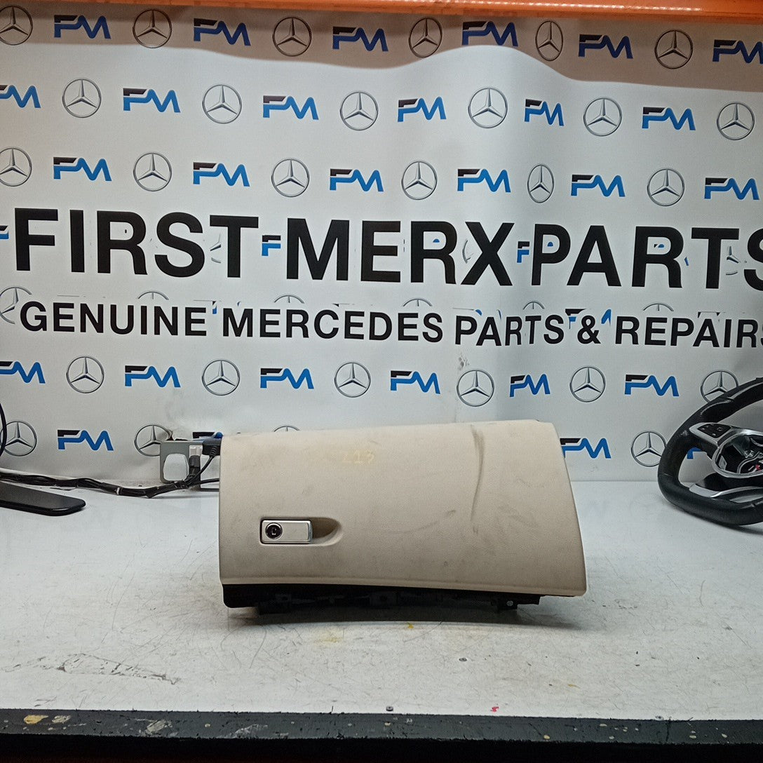 MERCEDES E-CLASS W213 DASHBOARD GLOVEBOX 2016 ON A2136800391 FM001301
