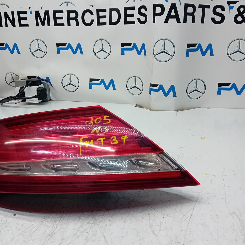 MERCEDES C-CLASS W205 COUPE 2016 REAR PASSENGER N/S TAIL LIGHT A2059066300 FMT39