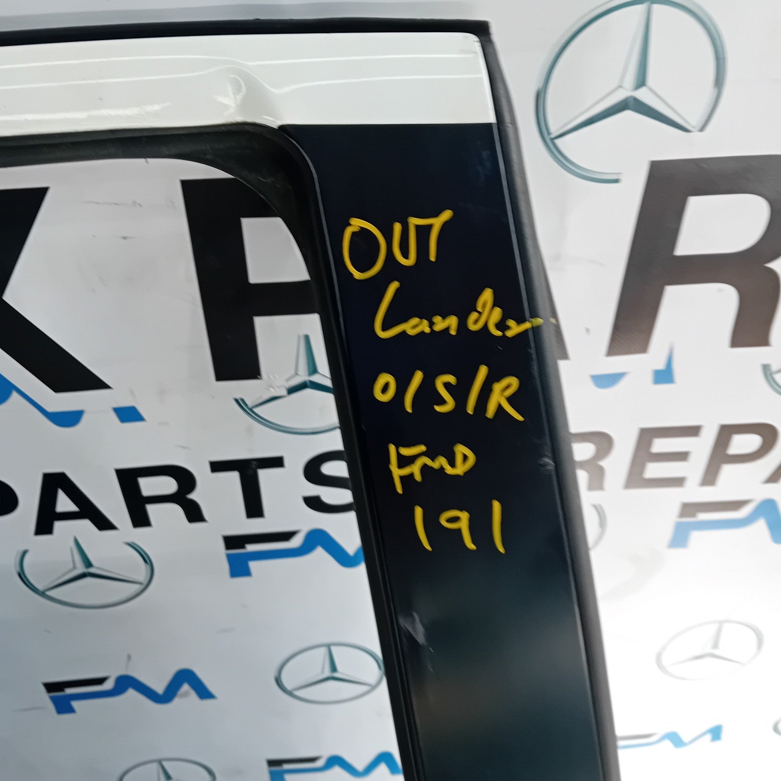 MITSUBISH OUTLANDER MK3 DRIVER SIDE REAR DOOR OSR WHITE 2013 COMPLETE FMD191