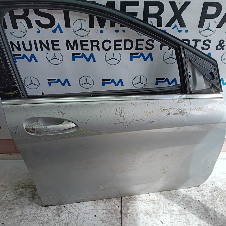 MERCEDES B-CLASS W246 DRIVER FRONT DOOR OSF SILVER  2012-19 COMPLETE FMD259