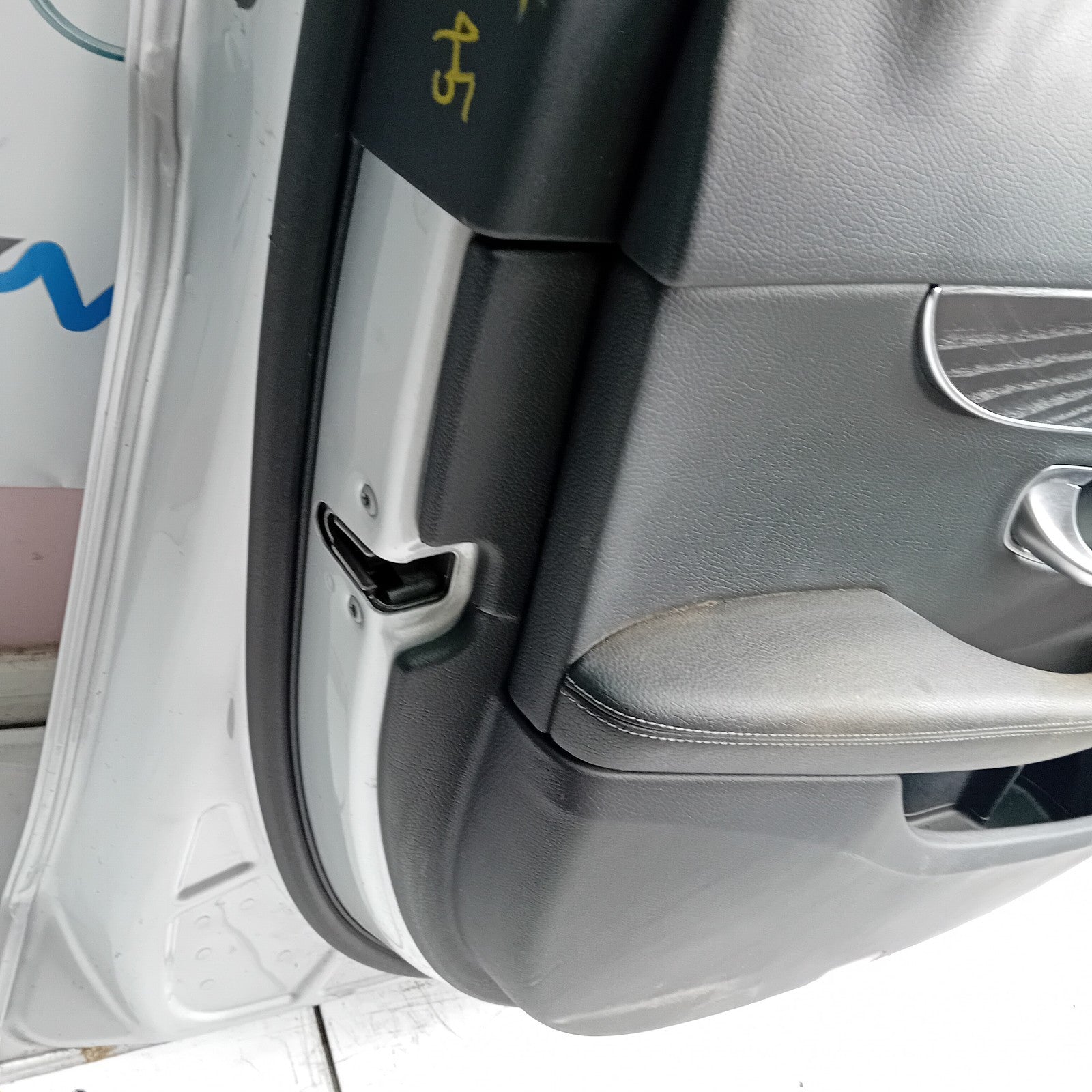 MERCEDES BENZ C-CLASS W205 PASSENGER SIDE FRONT DOOR N/S/F COMPLETE SILVER FMD45
