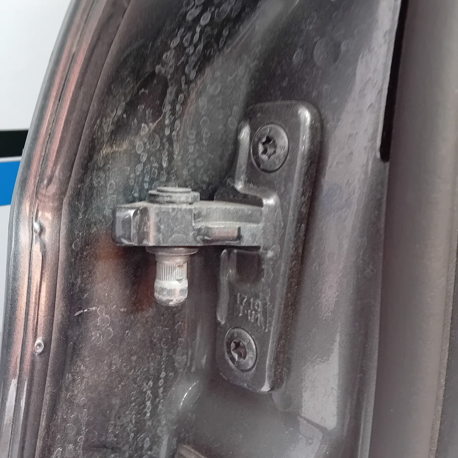 MERCEDES BENZ C CLASS SALOON W205 DRIVER SIDE REAR DOOR ( OFFSIDE REAR ) FMD16