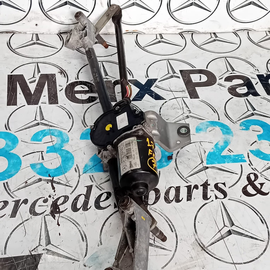 MERCEDES BENZ A-CLASS W176 WINDSCREEN WIPER MOTOR & LINKAGE A1769061900