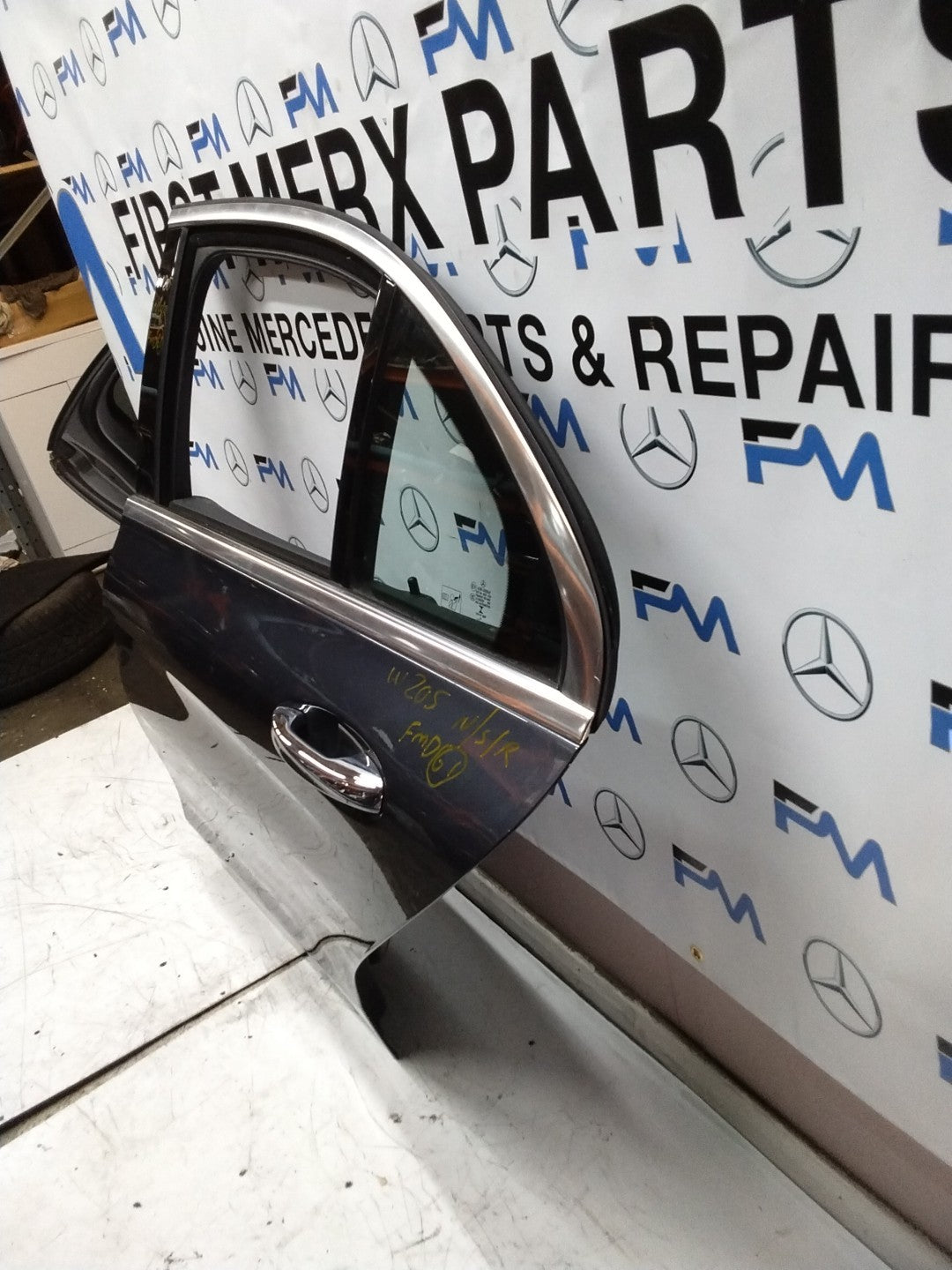 MERCEDES  BENZ  C-CLASS W205 PASSENGER SIDE REAR DOOR N/S/R COMPLETE GREY FMD61