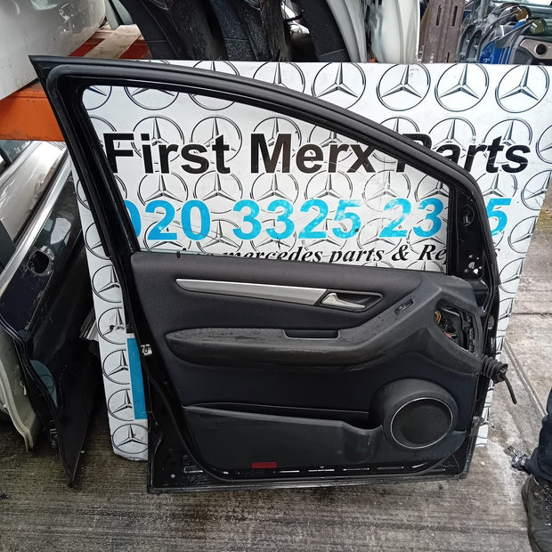 MERCEDES BENZ B-CLASS  W245  PASSENGER SIDE FRONT DOOR ( NEAR SIDE FRONT )