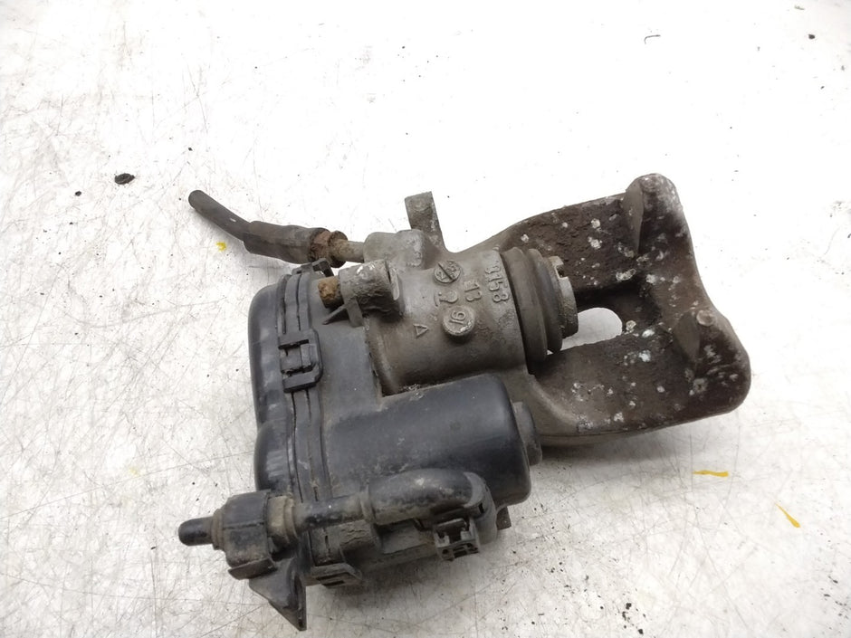 MERCEDES  B-CLASS W246 REAR RIGHT DRIVER SIDE BRAKE CALIPER A2464232298 FMR133
