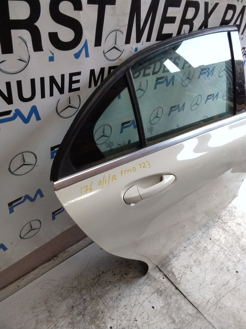 MERCEDES C-CLASS W176 DRIVER REAR DOOR OSR WHITE 2012-18 COMPLETE FMD323