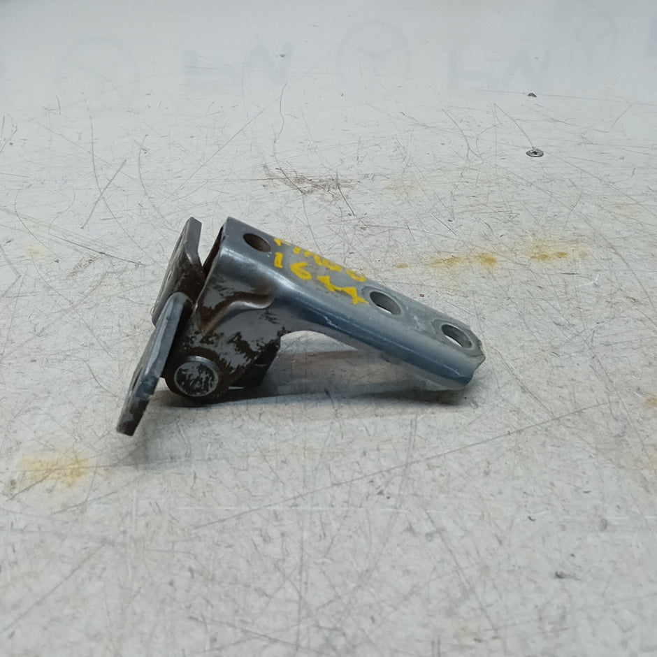 MITSUBISHI OUTLANDER MK3  FRONT DOOR HINGE PANEL E1 A046834 FM001644