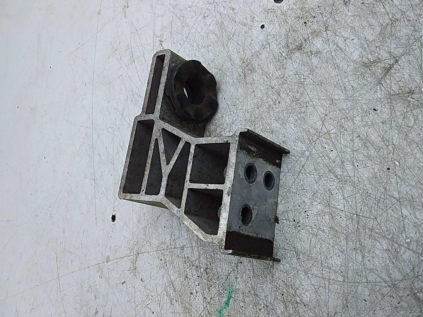 MERCEDES E-CLS W213 RADIATOR HOLDER FMR254